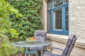 'The Nook' Peaceful Toorak Gardens Retro Cottage, Adelaide